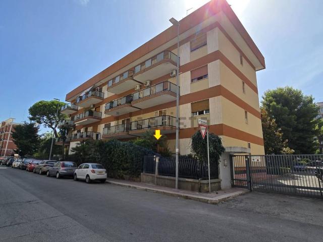 Locale in vendita di 95 m² in Via Giuseppe Palmieri, 4