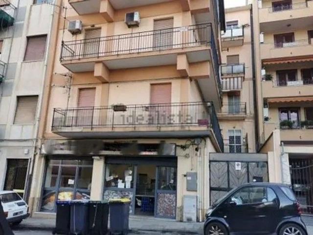 Locale in vendita di 95 m² in Via Palermo, 245