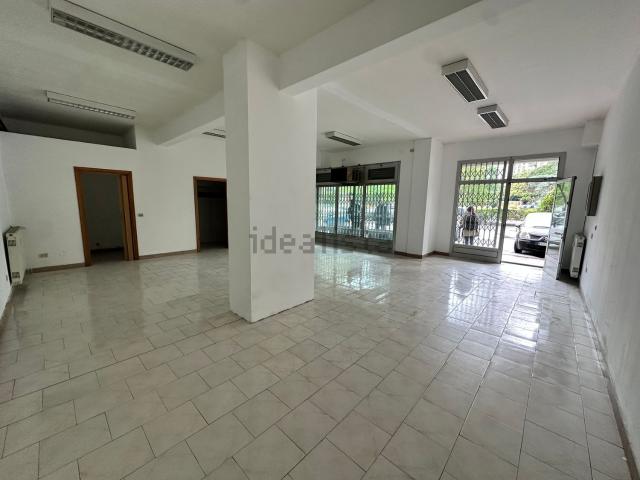 Locale in vendita di 95 m² in Viale Antonio Paolucci