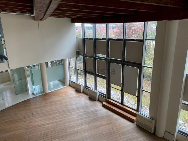 Locale in vendita di 960 m²