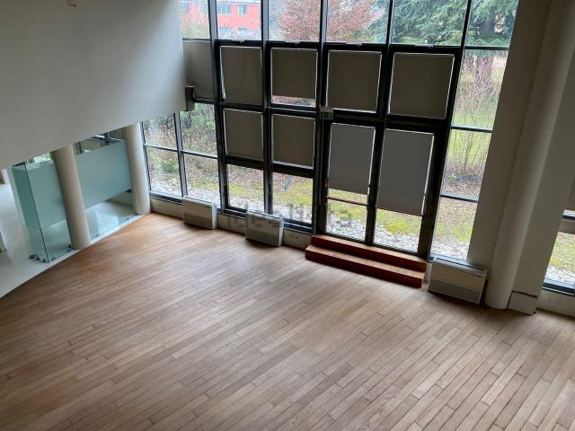 Locale in vendita di 960 m²