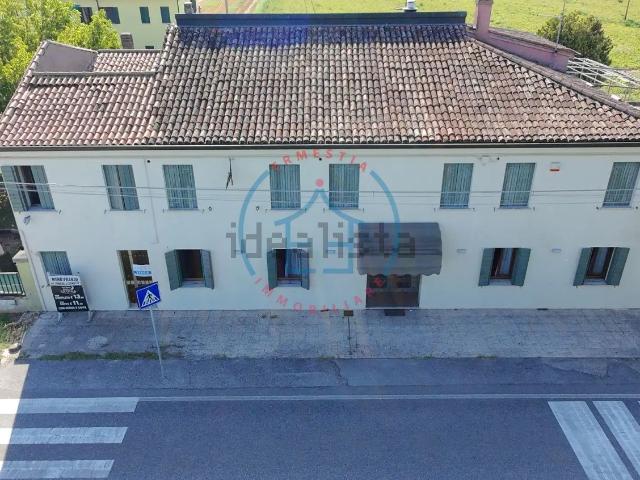 Locale in vendita di 965 m² in Via Brancaglia