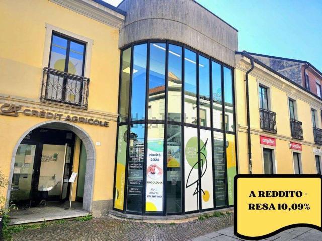 Locale in vendita di 966 m² in Via G. Lupo, 60