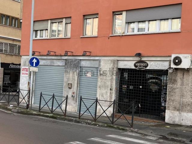 Locale in vendita di 96 m² in Via Anastasio II, 38