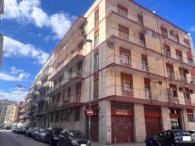 Locale in vendita di 96 m² in Via Brennero, 33