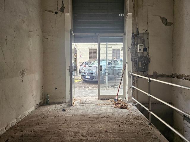 Locale in vendita di 96 m² in Via Germanico