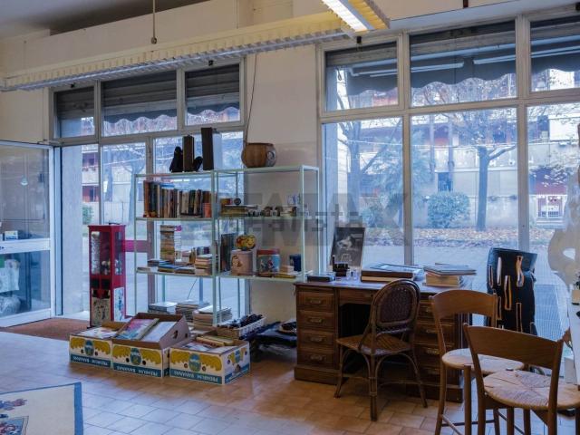 Locale in vendita di 96 m² in Via Jannozzi, 50