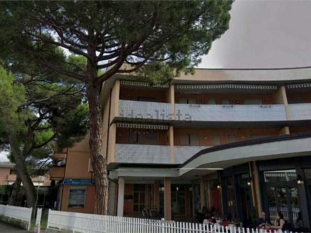 Locale in vendita di 96 m² in Viale Italia, 18