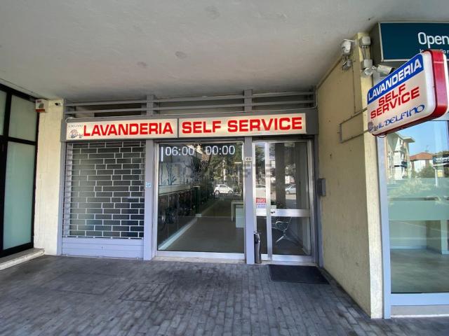 Locale in vendita di 96 m² in Viale Sicilia, 49