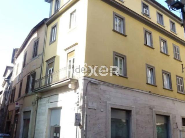 Locale in vendita di 988 m² in Corso Italia, 36