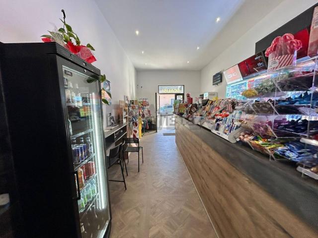 Locale in vendita di 98 m² in Via Borgo, 86