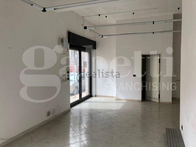 Locale in vendita di 98 m² in Via Fiume, 17