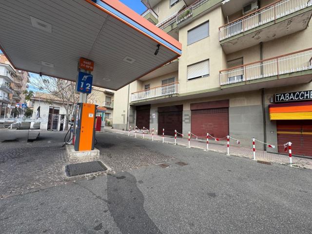 Locale in vendita di 98 m² in Via S. Miceli