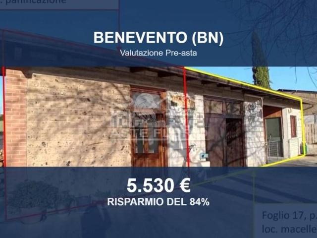 Locale in vendita di 98 m² in Via San Chirico, 98