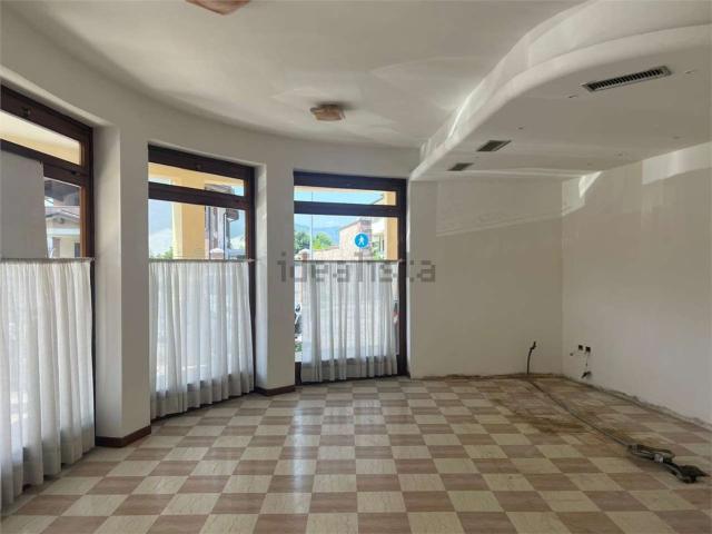 Locale in vendita di 98 m²