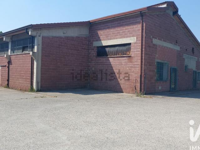 Locale in vendita di 995 m² in Via Verziano, 126