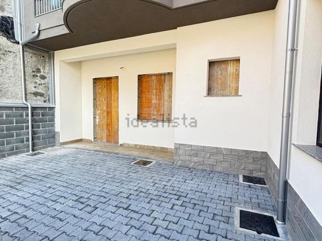 Locale in vendita di 99 m² in Via Nazionale