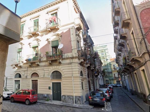 Locale in vendita di 99 m² in Via Signore Ritrovato, 15