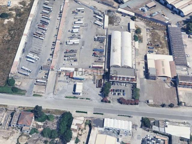 Locale in vendita di 13 m² in Via Metaponto, 158
