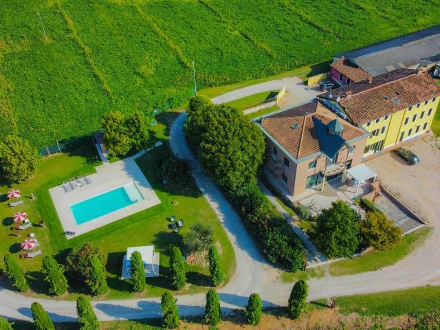 Locale in vendita di 1005 m² in Via Case Nove, 3