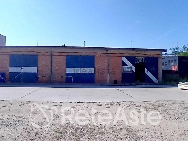 Locale in vendita di 1009 m² in Via Ettore Quaglierini