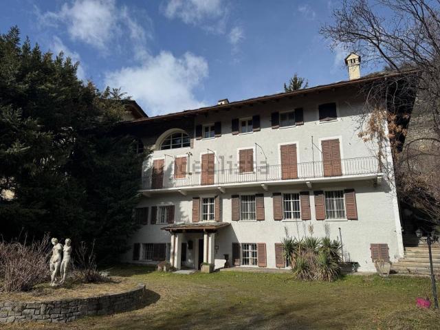 Locale in vendita di 1000 m²