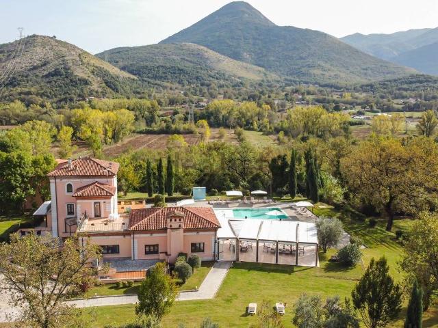 Locale in vendita di 1000 m² in Contrada Vincenzo