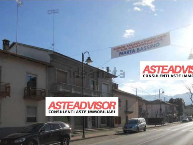 Locale in vendita di 1000 m² in Corso Giovanni e Spartaco Barale, 76