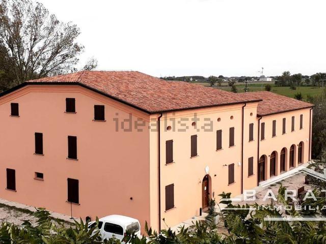Locale in vendita di 1000 m² in Via Argine Secchia Sud, 20