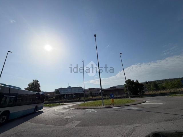 Locale in vendita di 1000 m² in Via Flavia di Stramare
