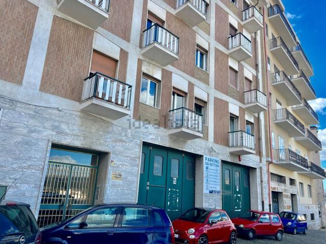 Locale in vendita di 1000 m² in Via Porta Rettore