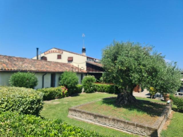 Locale in vendita di 1000 m² in Via Romea, 47