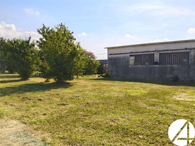 Locale in vendita di 100 m²