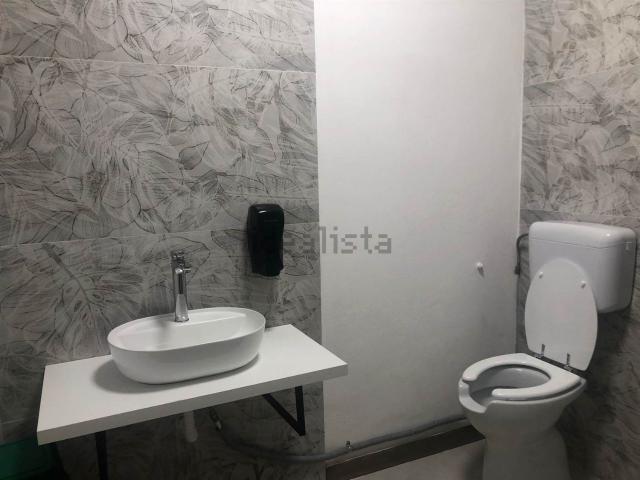Locale in vendita di 100 m²