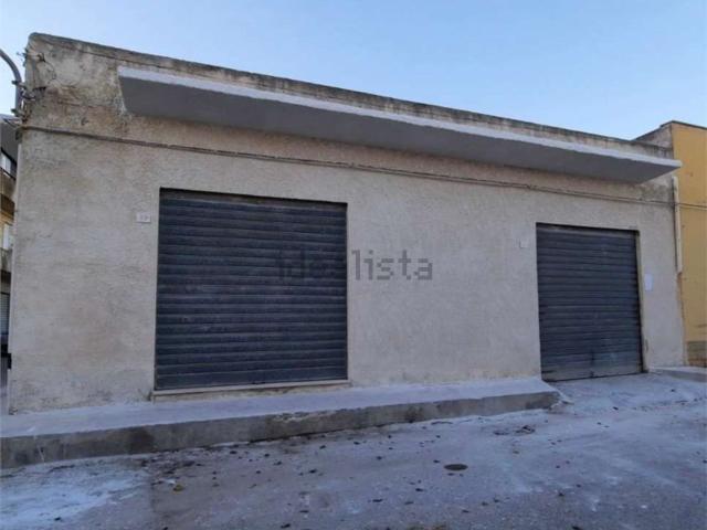Locale in vendita di 100 m²