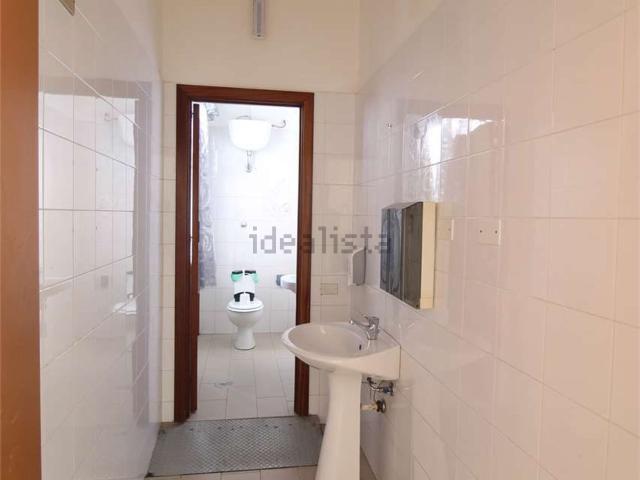Locale in vendita di 100 m²