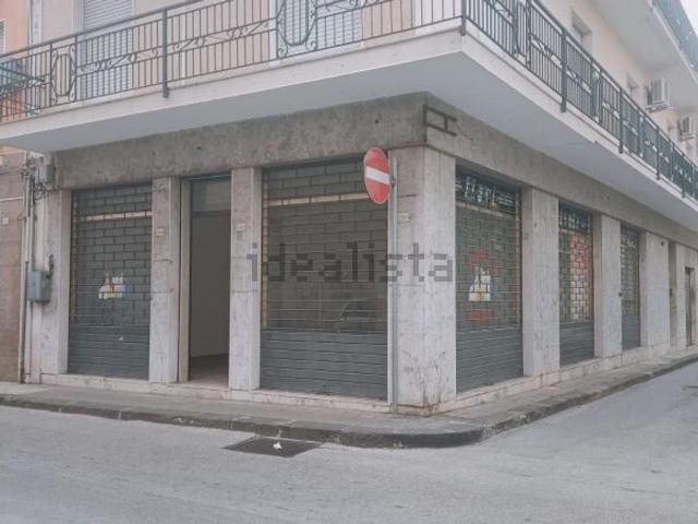 Locale in vendita di 100 m²
