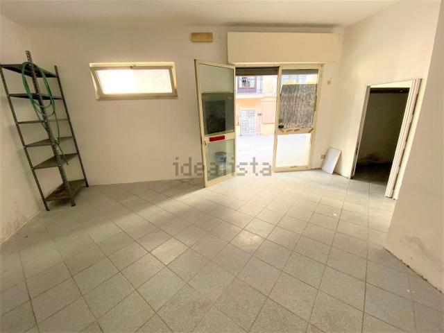Locale in vendita di 100 m²