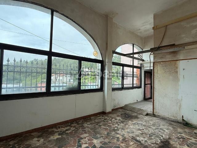 Locale in vendita di 100 m²