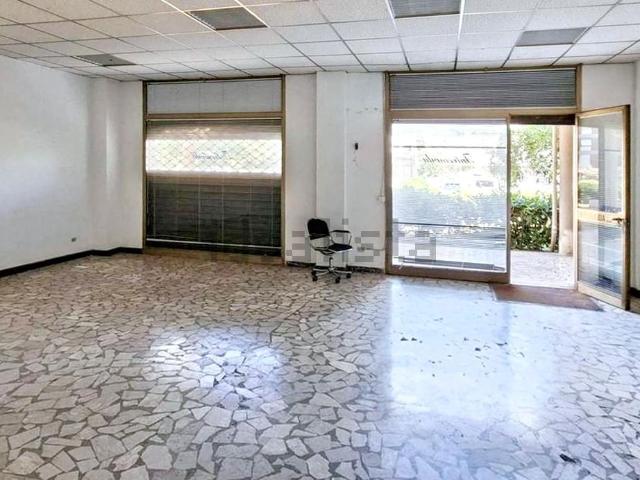 Locale in vendita di 100 m² in Via Bologna