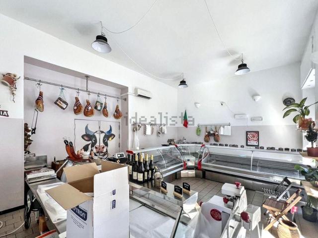 Locale in vendita di 100 m²