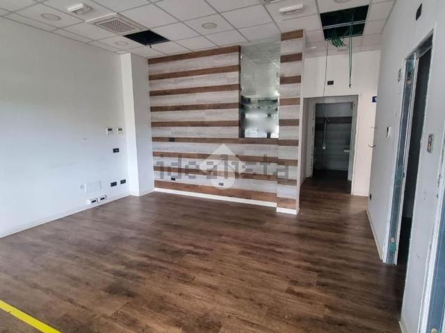 Locale in vendita di 100 m²