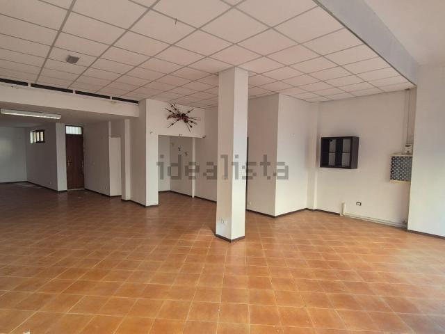 Locale in vendita di 100 m²