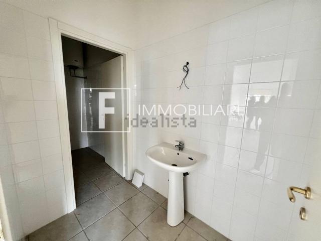 Locale in vendita di 100 m²
