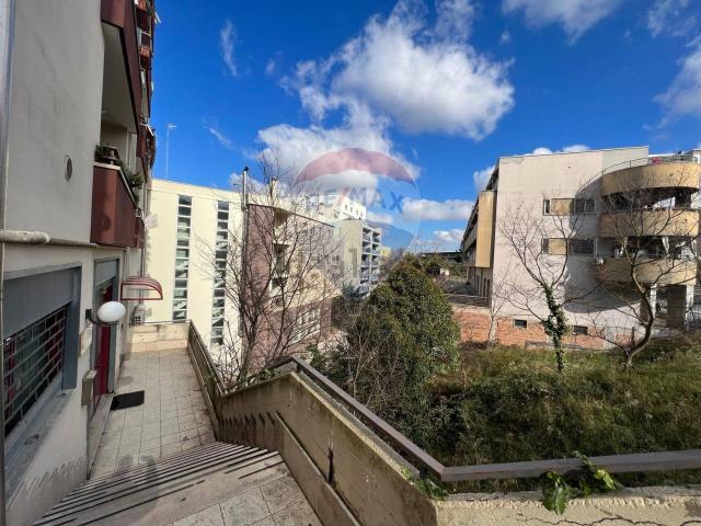 Locale in vendita di 100 m²