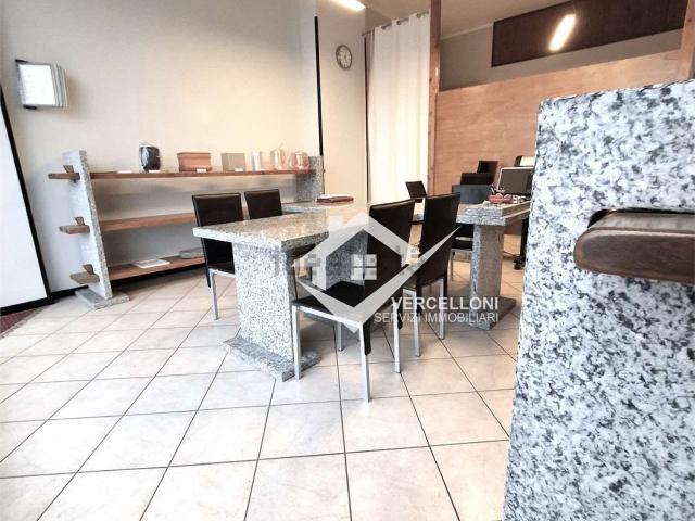 Locale in vendita di 100 m²