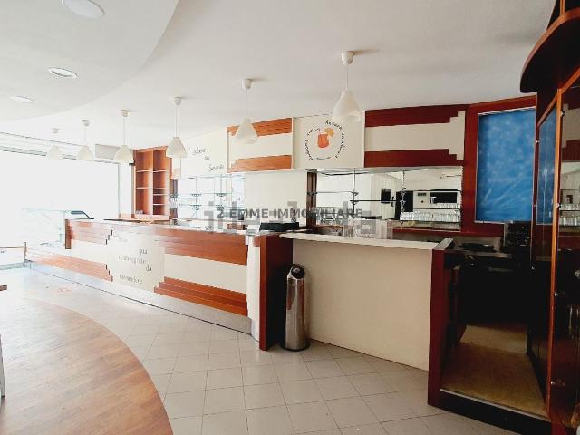 Locale in vendita di 100 m²