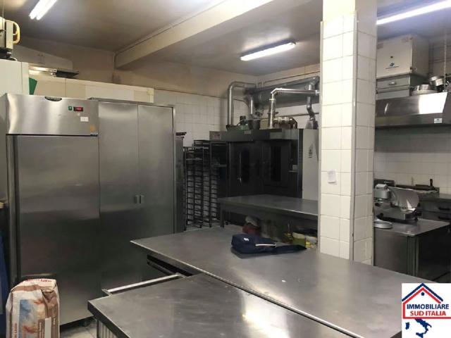 Locale in vendita di 100 m²