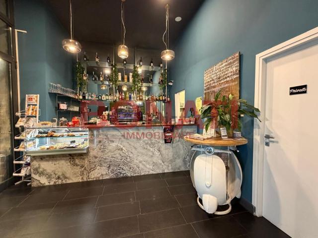 Locale in vendita di 100 m²