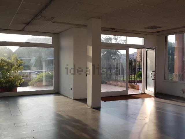 Locale in vendita di 100 m²